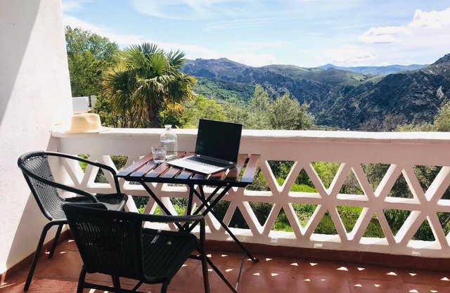 Two bedroom apartment with terrace and fireplace (3 guests)