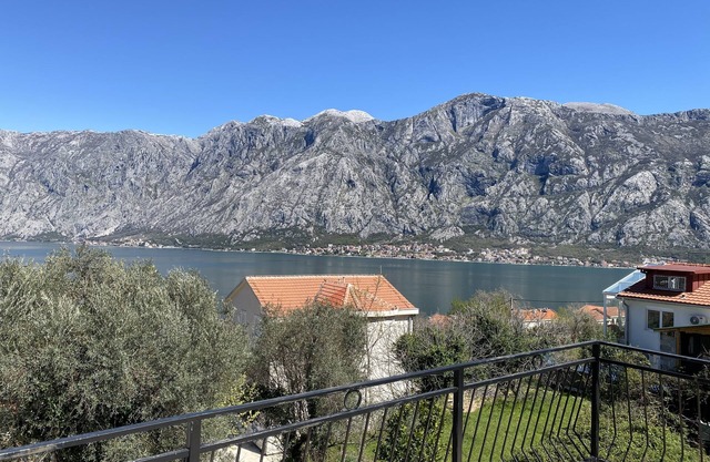 Two Bedroom Apartment with Amazing Views
