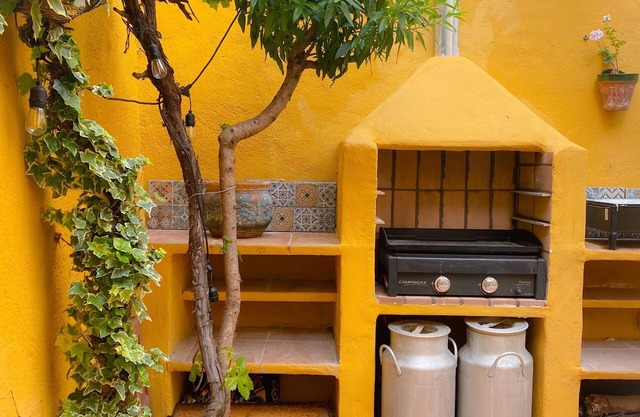 Two bedroom apartment with private garden in the centre of Baza.