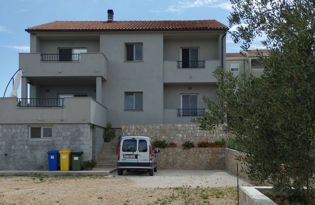 Two bedroom apartment with terrace and sea view Tkon, Pašman (A-19127-a)