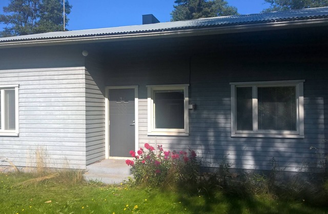 Two bedroom house with outside whirlpool bath and big sauna.