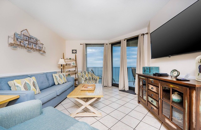 Two Bedroom ~ Phoenix X ~ Walk to Flora-Bama! ~ 10th Floor