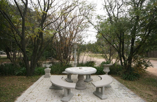 Two Bedroom Self-Catering Unit in Johannesburg, Fourways (Sleep 4)