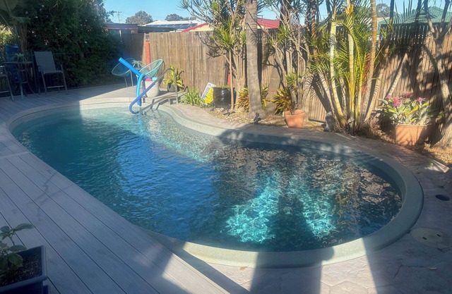 Two bedrooms in shared home with amenities, breakfast/central to attractionsn