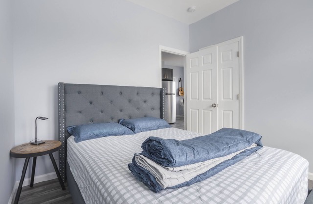 Two BR in Lodi Pet Friendly with Laundry & Parking