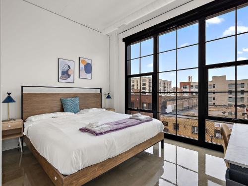 TWO CozySuites NLG - Modern condo 14 and 15