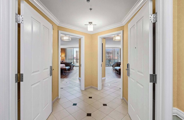 Two King Strip View Suites + No Resort Fee + Pool