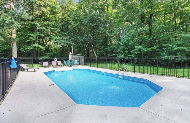 Two Oaks Cabin - Enjoy the private pool and close proximity to all of the area