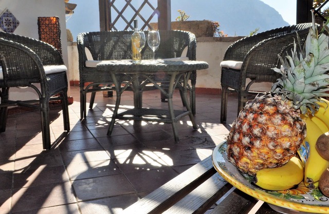 Two-room apartment surrounded by greenery, sea view, free wi-fi.
