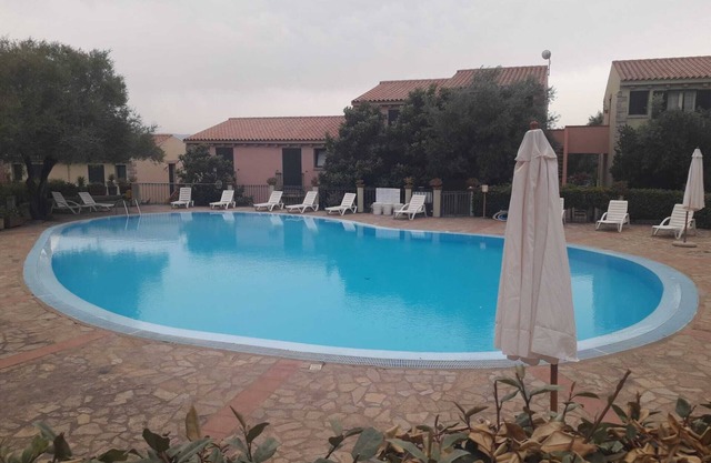 Two-room apartment, spectacular sea view and large pool