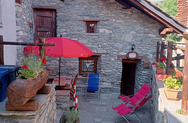 Two-roomed chalet in Antey Saint Andrè
