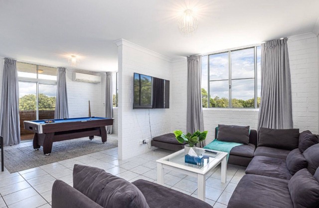 Two Storey Gem in Heart of Woorim