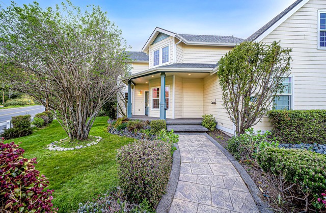 Two-Story Home w/Free WiFi, Electric Fireplace, Balcony, Hot Tub, Washer/Dryer