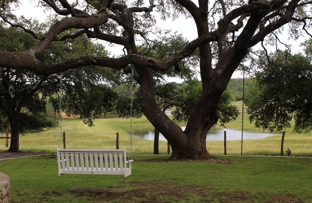 Two story house minutes to downtown Boerne