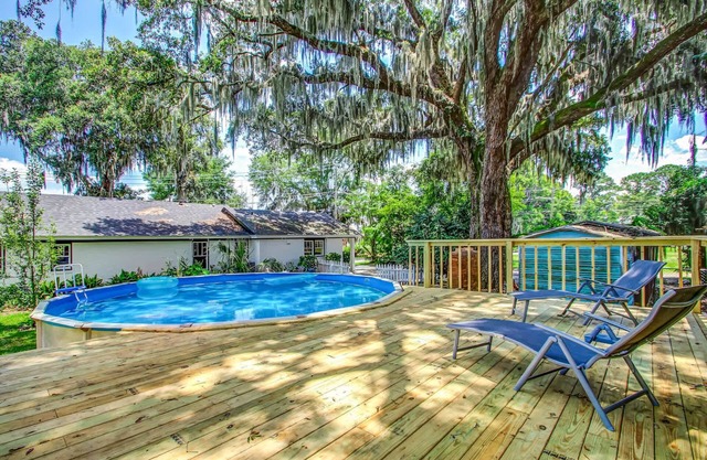 Two Units w/Gazebo-Swanky Savannah Style