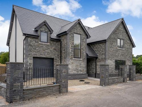 Ty Afon Reg - Uk38509