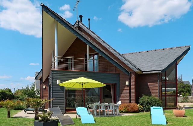 Ty Annik by Interhome