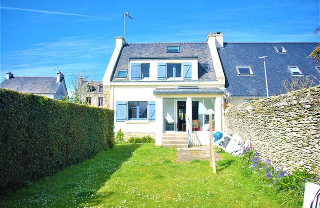 Ty Lisa - 3 * village house, bright veranda opening onto large garden