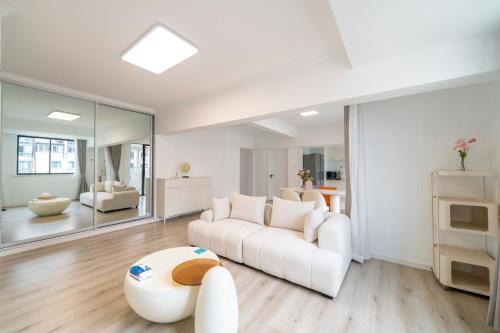 Tyms 2BR APT Hongqiao Paris Classic