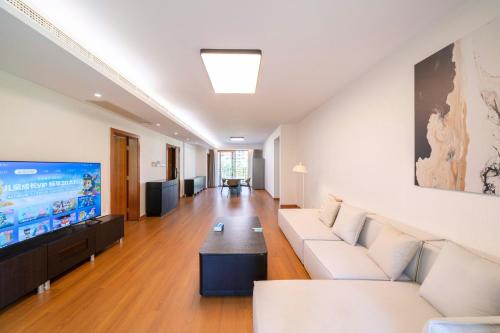 Tyms Morden 3BR 2BA APT Bella Vita