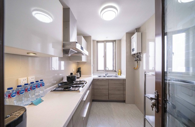 Tyms Xintiandi Elegant 3BR 2BA APT