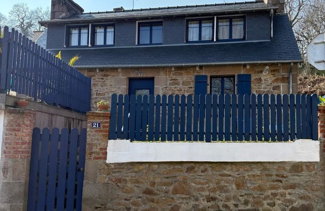 Typical Fisherman's house at the port of Perros Guirec 2 Bedrooms