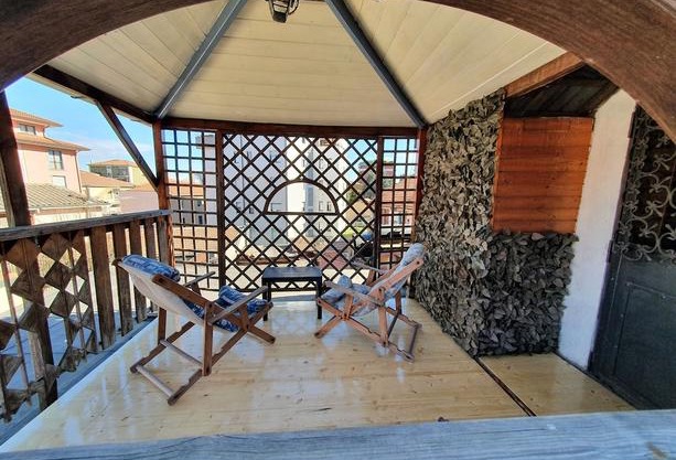 Typical mountain mansarda close to Fiera Rho Milano MIND