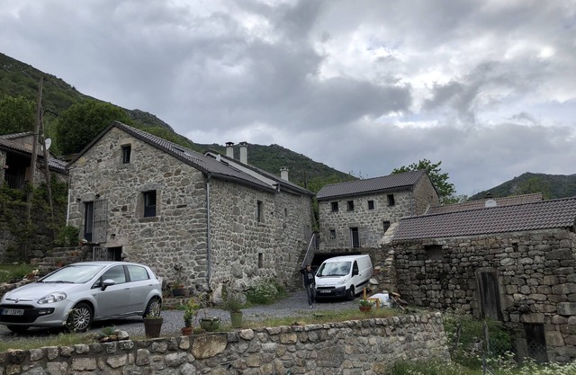 Typical renovated house, magnificent view, well equipped. Sleeps 10.