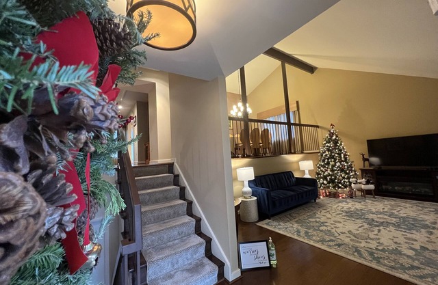 Tysons/McLean 4BDRMs 3Baths >3000 sqft Lux Living