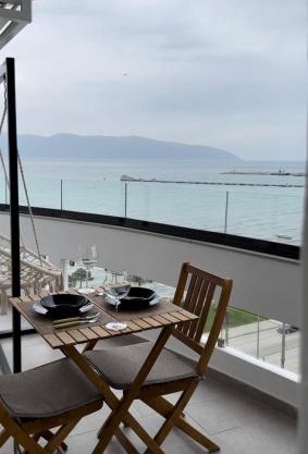 U N I Q U E by Sea View Suites
