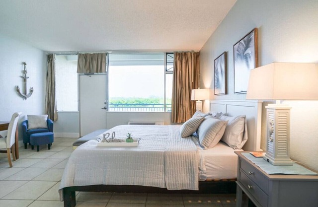 U409 SUN RISING- BALCONY WATERVIEW- SELF CHECK IN- PRIVATE BEACH RESORT