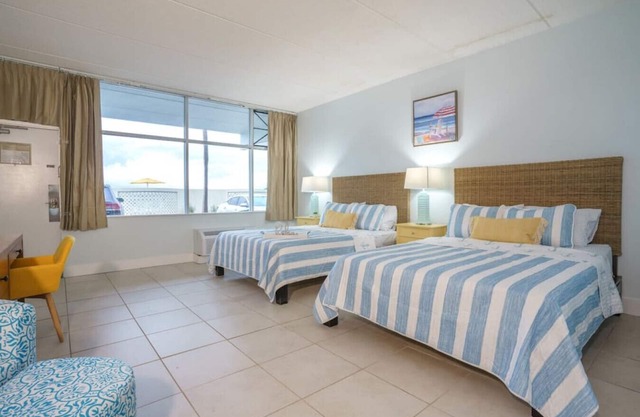 U513- across from pool, beach and resort amenities, Tampa Bay Studio!