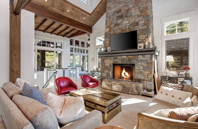 Ultimate Ski-In Ski-Out Retreat with Hot Tub, Fireplace & Stunning Views
