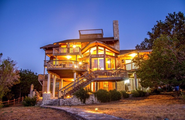 ULTIMATE TX LAKE HOUSE! Waterfront, 360 Views, Lake Travis, Austin, Hill Country