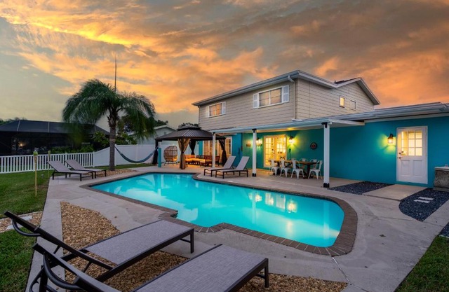 Ultimate Waterfront Oasis Heated Pool & Boat Dock