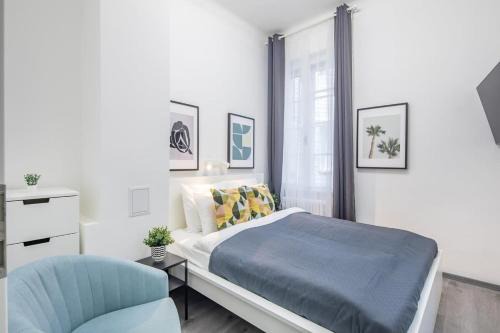Ultra Central Mini Studio