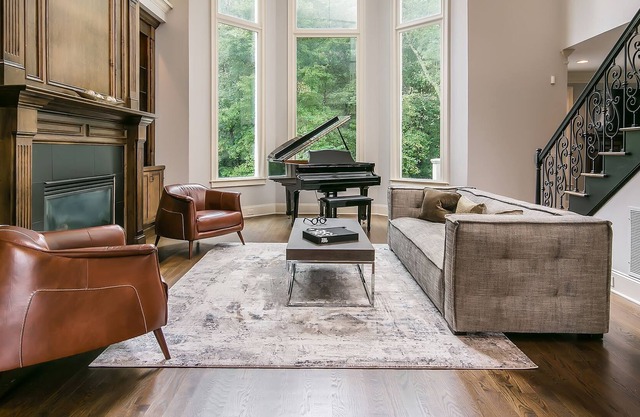 Ultra Luxurious Cul De Sac Executive, Family Home.