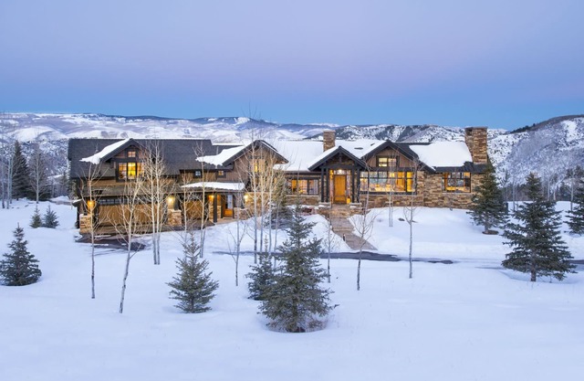 Ultra Luxury + Private Hot Tub + Close to Golf/Nordic skiing - Stag Lodge