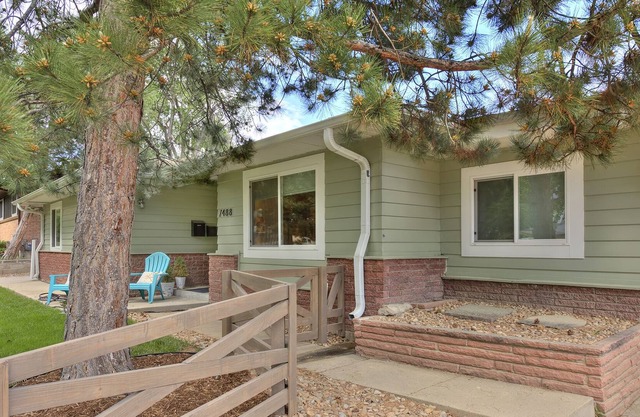 Ultra-Modern Chic, 20 minutes to Downtown Denver!