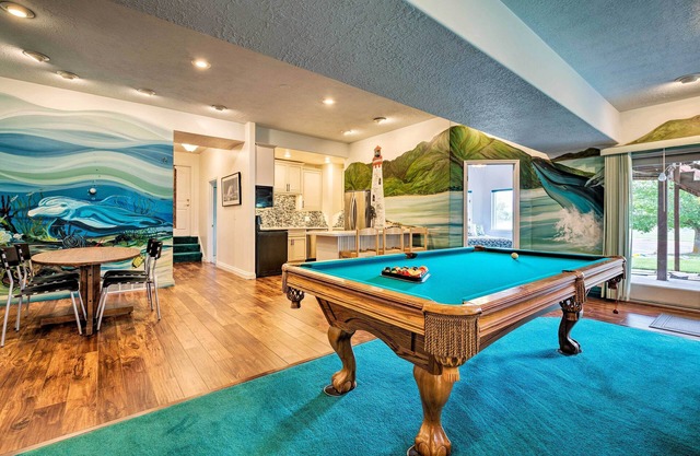 'Under the Sea.and Ski' Apt w/View, Near Dwtn