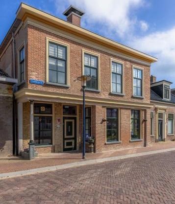 Unieke Bed en Breakfast met historisch verhaal in Ferwert De K roon van Marijn