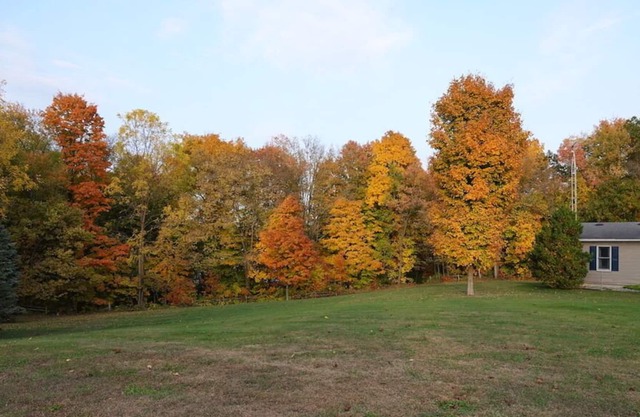 Union Lake Fall Color Retreat House