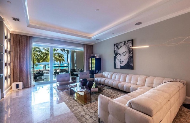 Unique and Luxurious Oceanfront Apartment