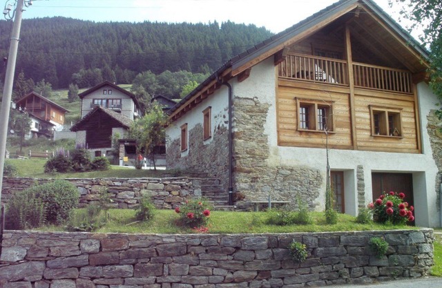 Unique charm chalet in the valley.