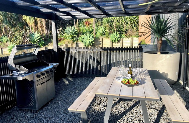 Unique coastal property just 40 mins from the CBD, the ultimate getaway for 2!