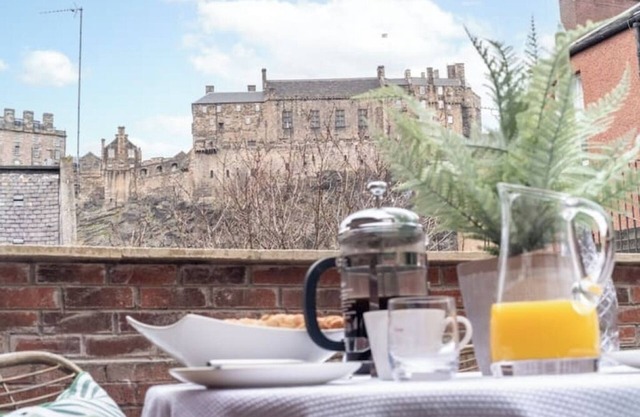 Unique cottage in vibrant Grassmarket, Edinburgh