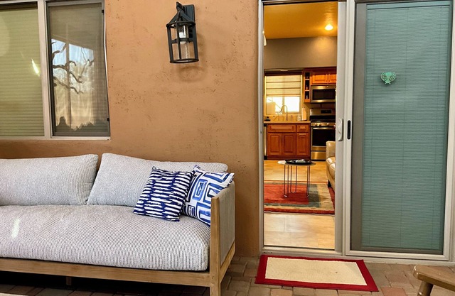 Unique, Custom Built Studio for your Private Peaceful Retreat