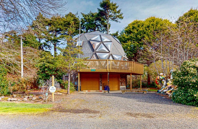 Unique Geodesic Dome Home with WiFi, Deck & Lovely Views - 2 Dogs OK