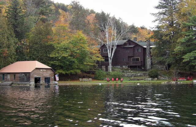 UNIQUE LAKEFRONT DESTINATION with Four Seasons of Adirondack Adventure
