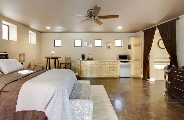 Unique & Luxurious Private Suite in Scottsdale- Sedona Suite